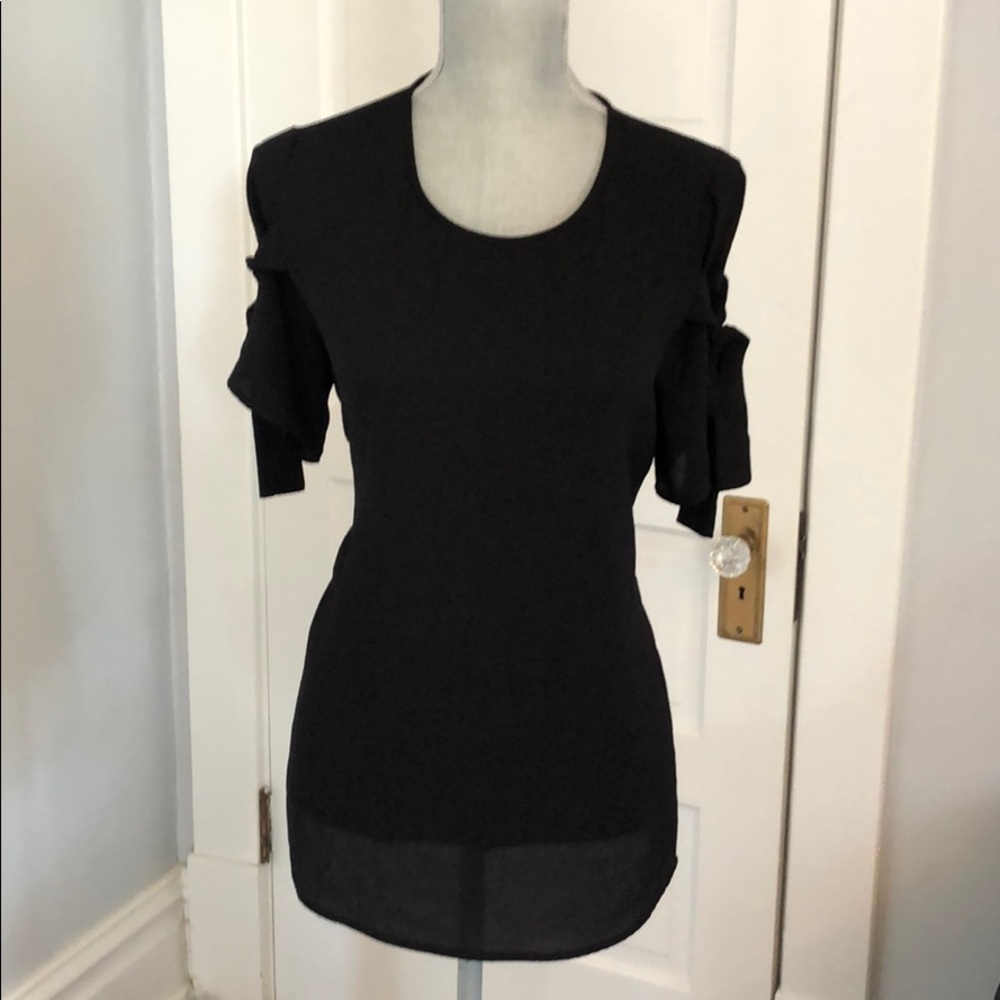 Nordstrom Pleione blouse, tie sleeve detail. Sz M